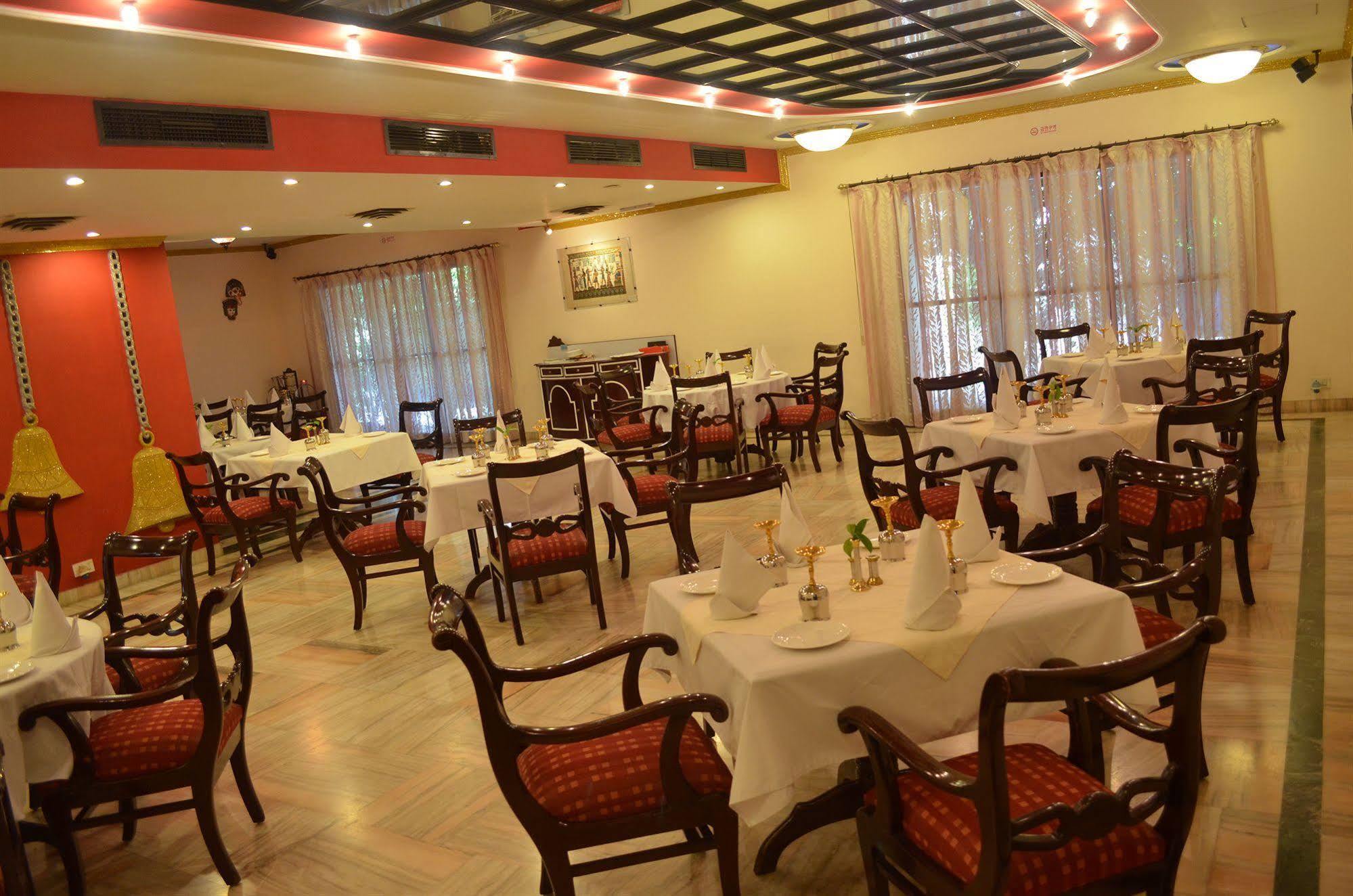 Shri Radha Brij Vasundhara Resort & Spa Govardhan Eksteriør billede