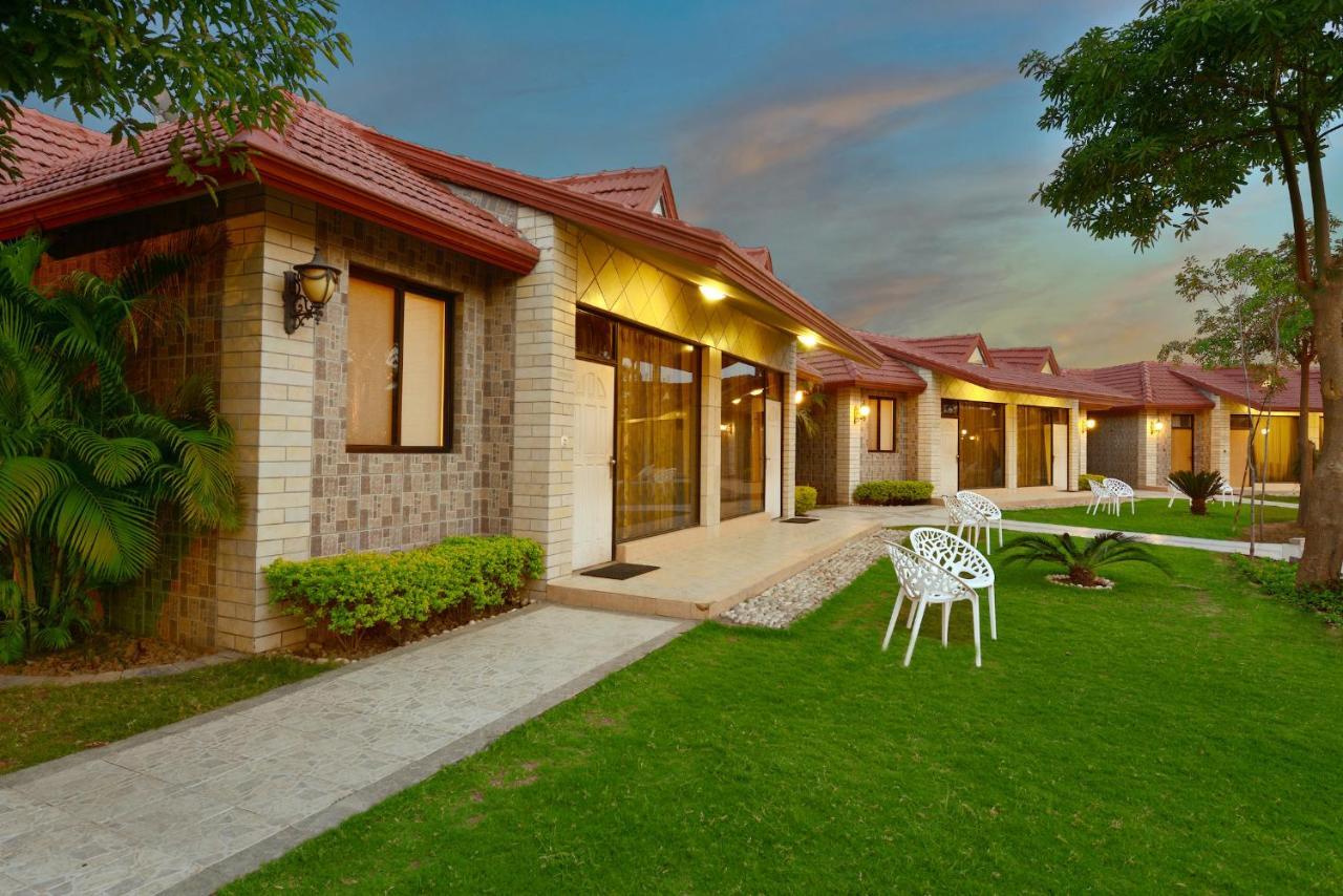 Shri Radha Brij Vasundhara Resort & Spa Govardhan Eksteriør billede