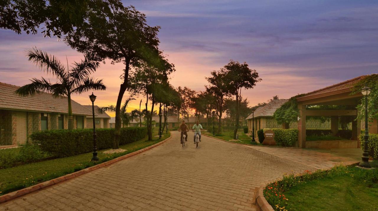 Shri Radha Brij Vasundhara Resort & Spa Govardhan Eksteriør billede